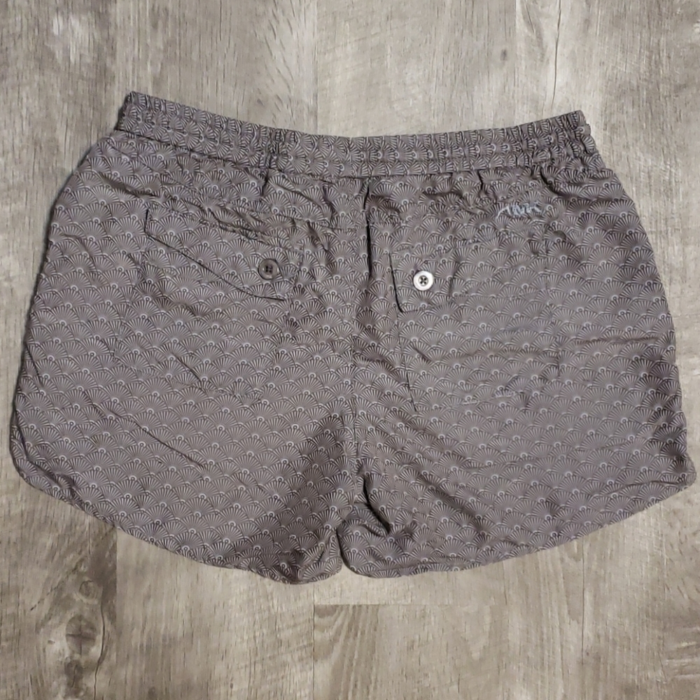 MK Mid Rise Shorts - Picture 4 of 5